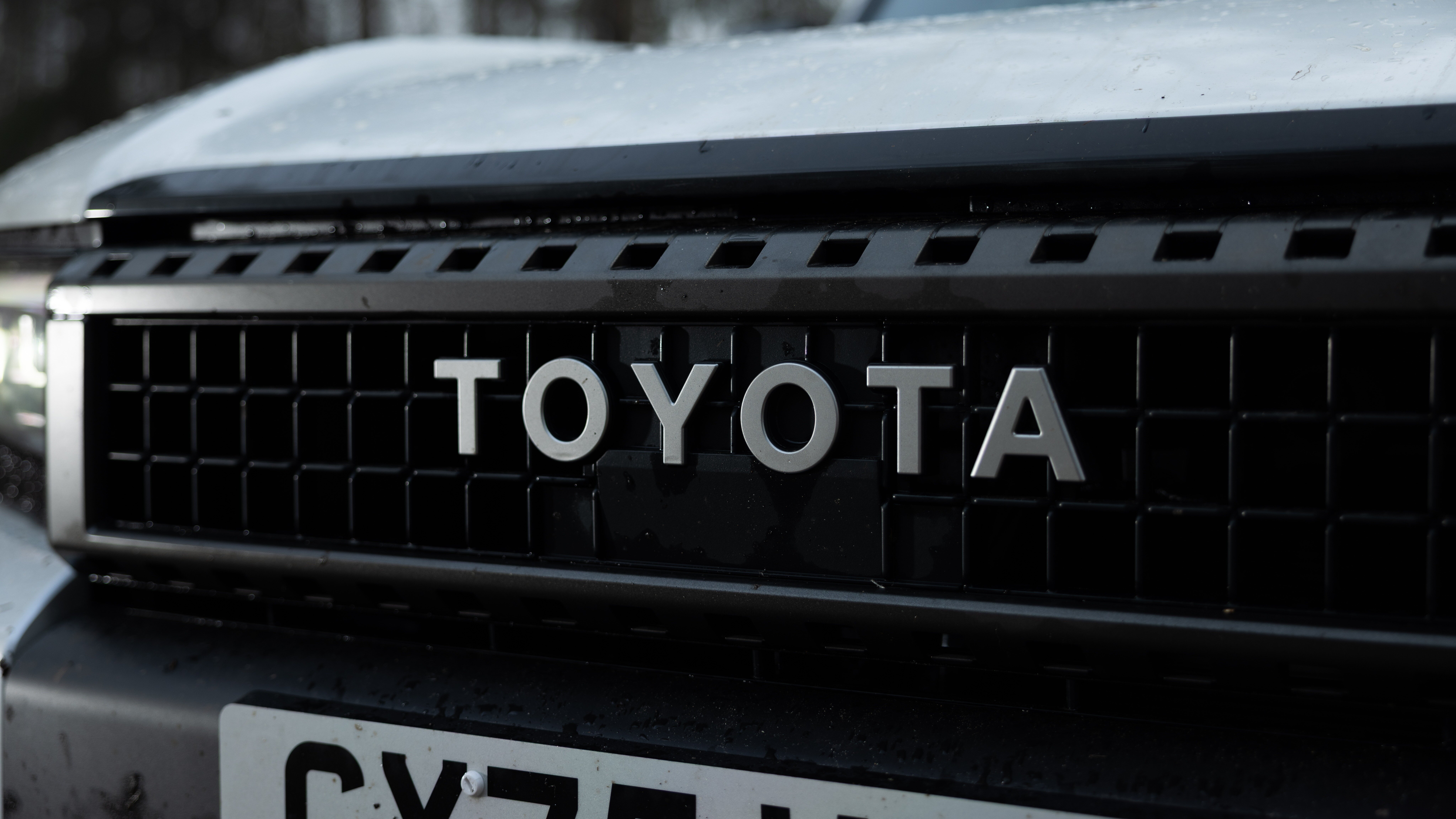 Автомобильные бренды дешевеют второй год подряд: в минусе даже Toyota