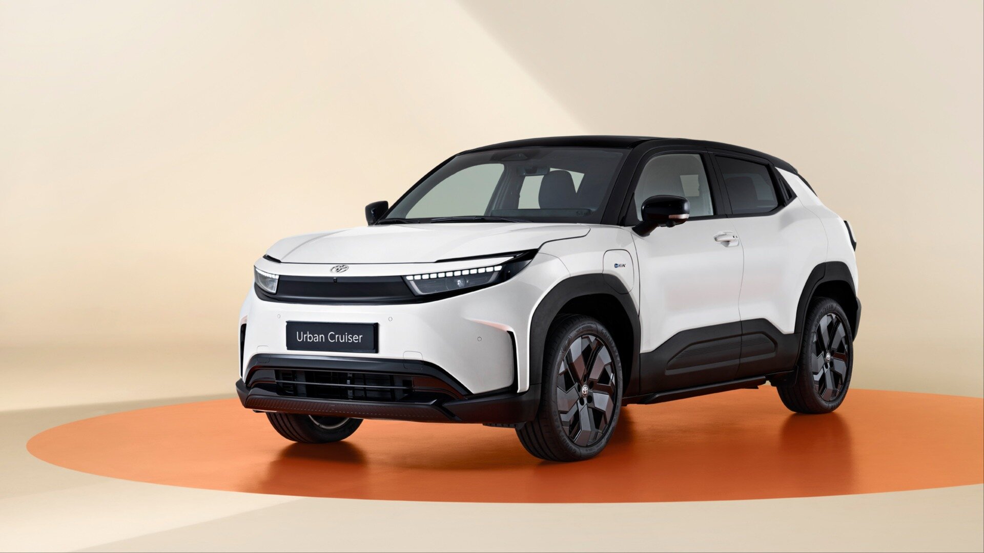 Toyota представила новый электрокар Urban Cruiser для Европы