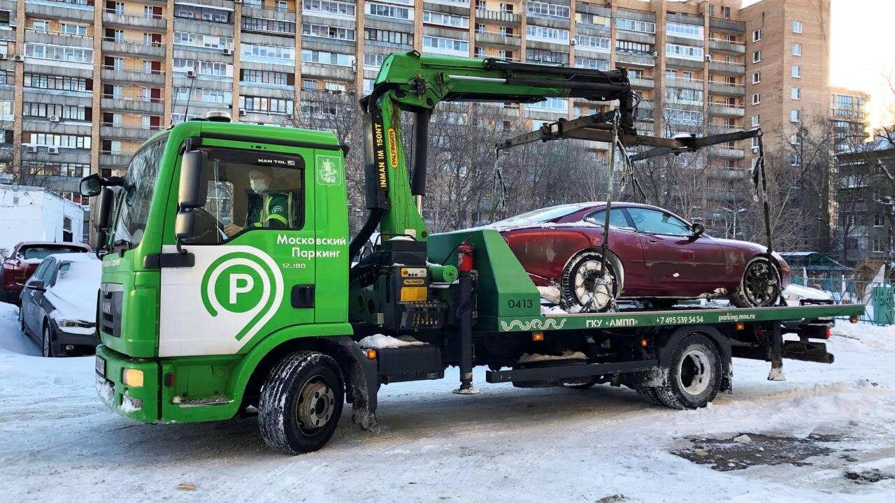 С 1 января в Москве подорожает принудительная эвакуация на штрафстоянку