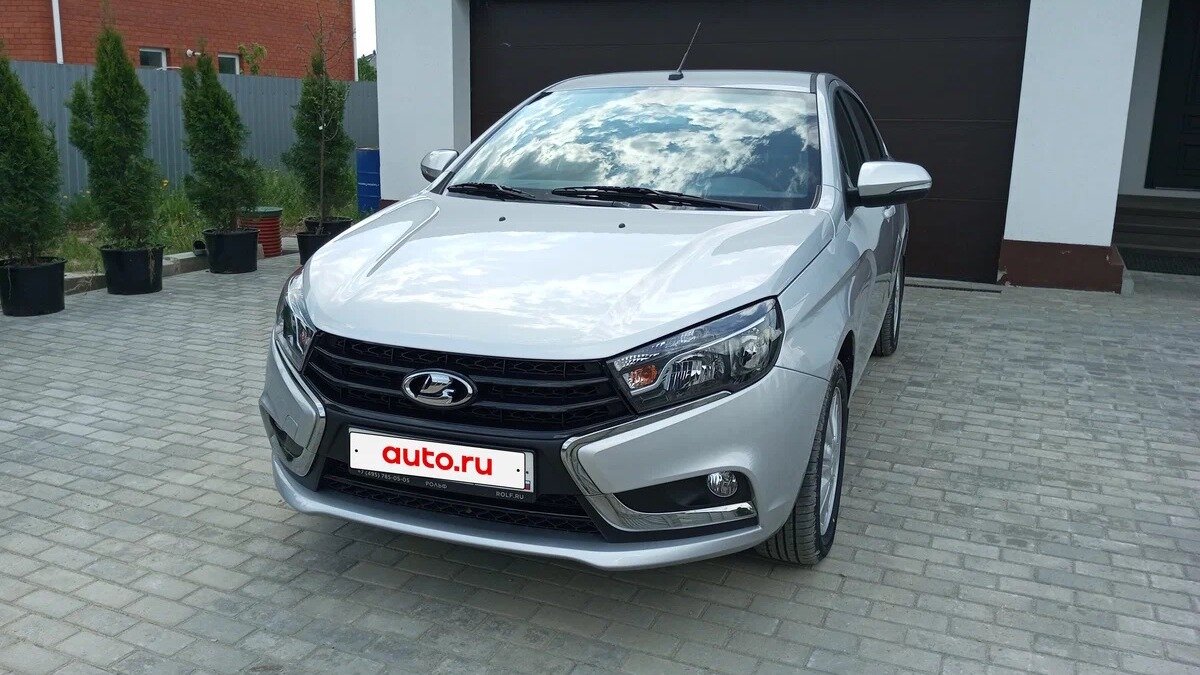 На Авто.ру появилась семилетняя Lada Vesta в состоянии новой