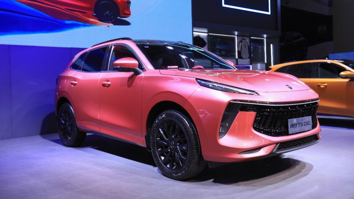 Dongfeng придумал кроссовер для девушек