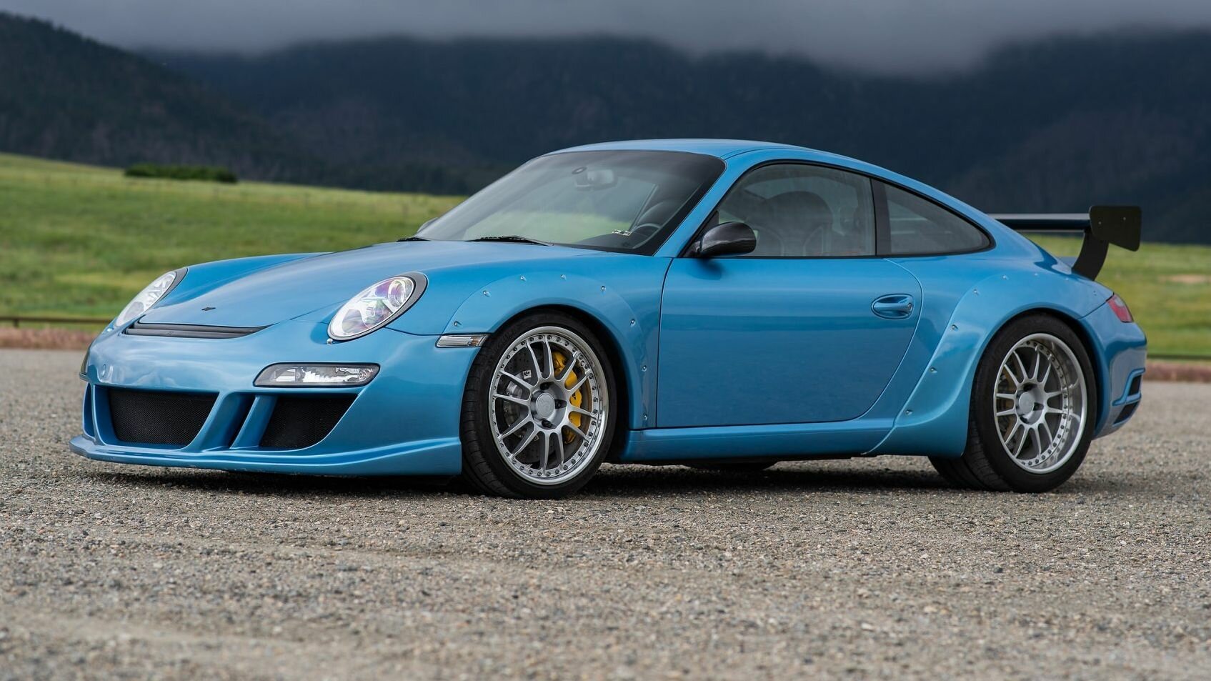 Редкий Porsche 2007 года продали на аукционе за треть миллиона долларов