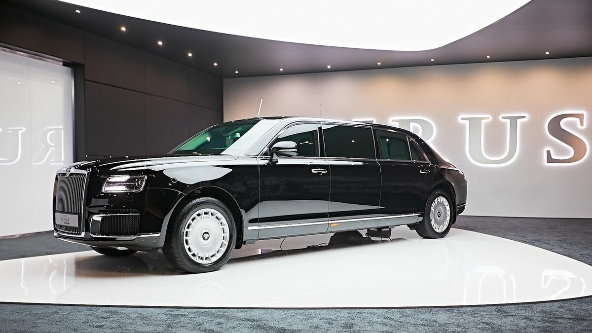 Лукашенко пересядет с Mercedes-Maybach на Aurus: кредит на него выдаст российский банк