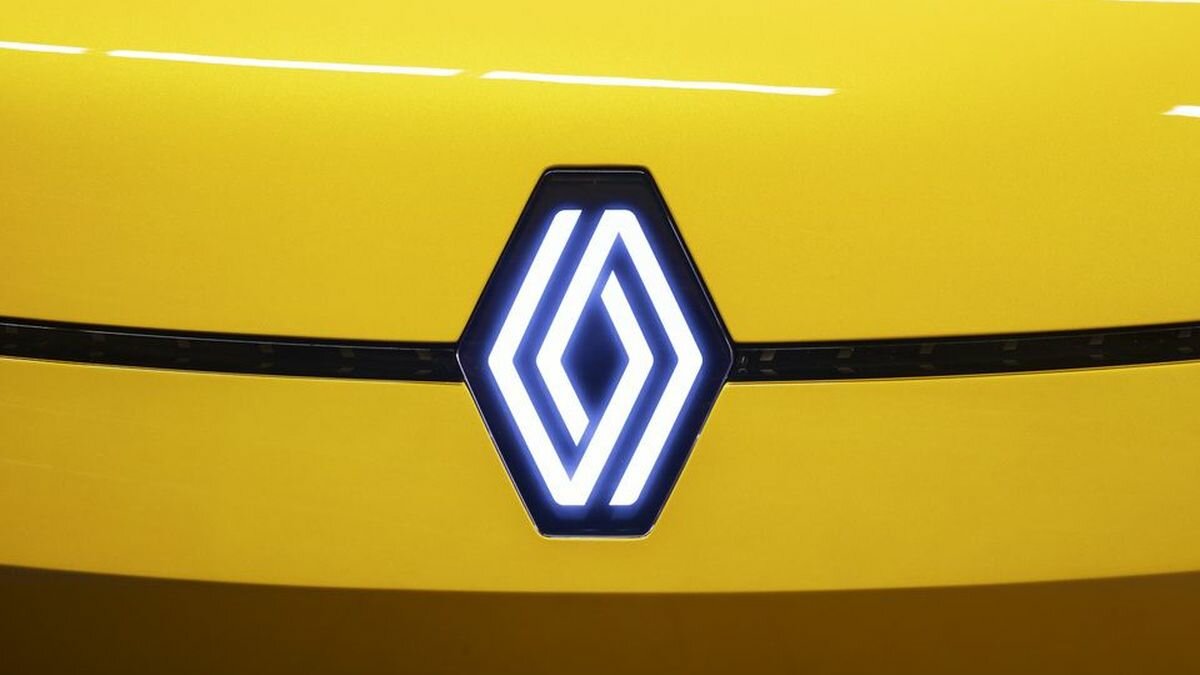 Компания Renault готовит четыре новинки для России. И одну из них скоро рассекретят