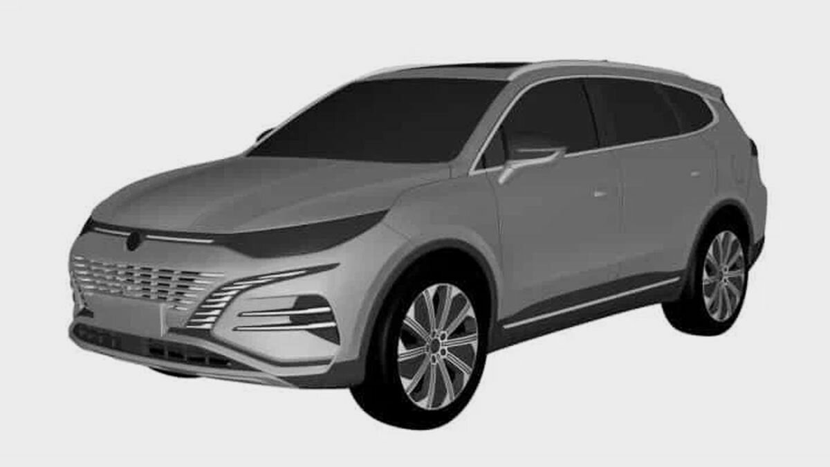 Китайский кроссовер Denza X, разработанный при участии Мерседеса, готовят к обновлению