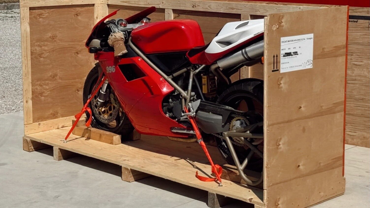 В продаже появился Ducati, который за 26 лет ни разу не доставали из коробки