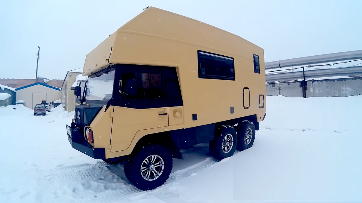 Кемпер на базе вездехода Pinzgauer 6х6 продают на Авто.ру за 15 миллионов