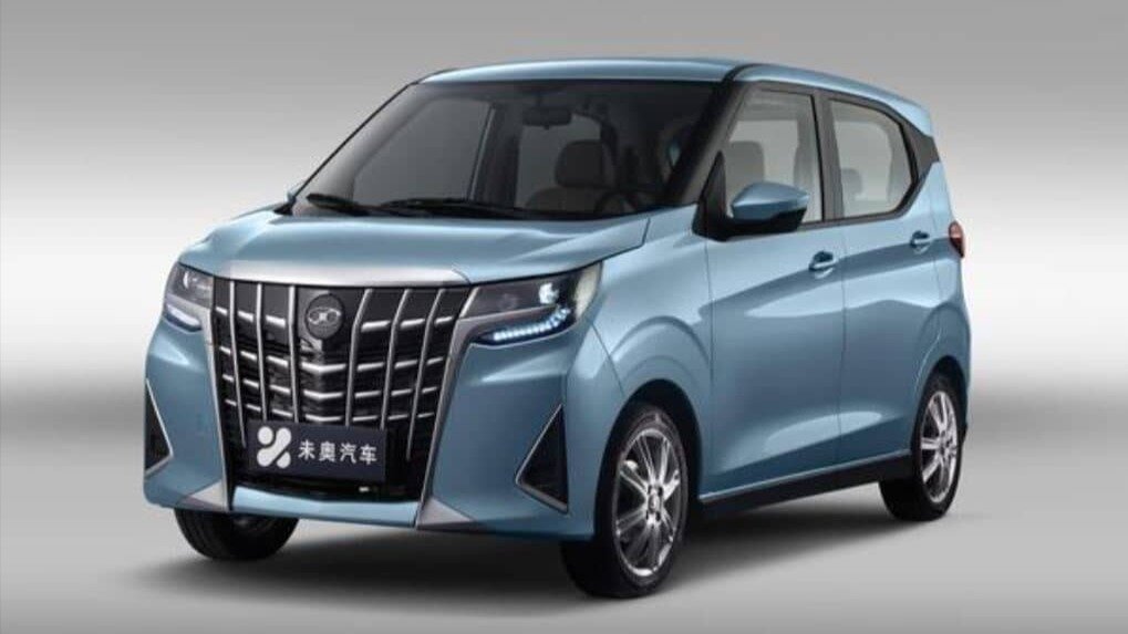 В Китае появилась миниатюрная копия Toyota Alphard с 41-сильным мотором