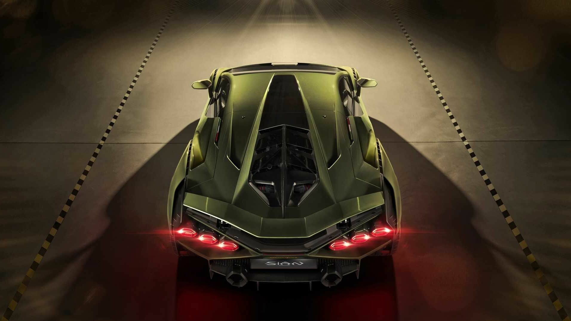 Lamborghini готовит сразу четыре новинки, включая «подзаряжаемый» суперкар