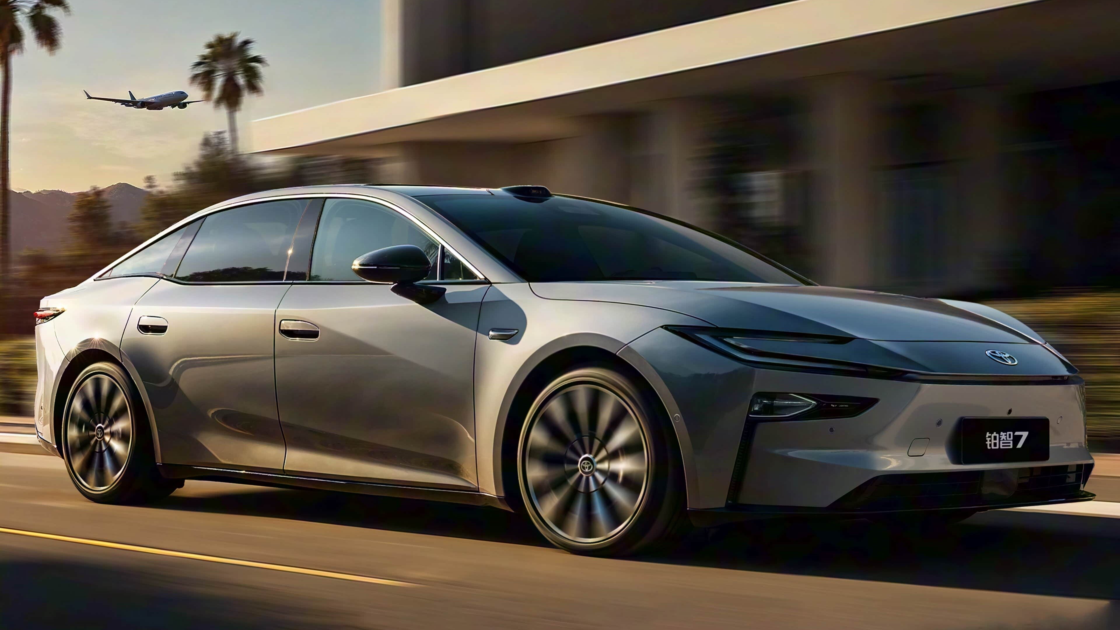 Toyota запустила в КНР продажи большого электроседана bZ7 по цене Lada Vesta