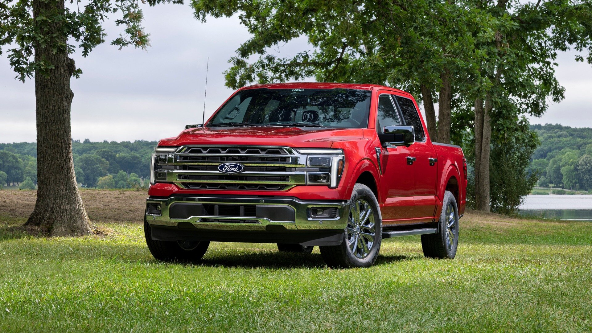 Новый V6 и «автопилот» для прицепа: Ford обновил пикап F-150