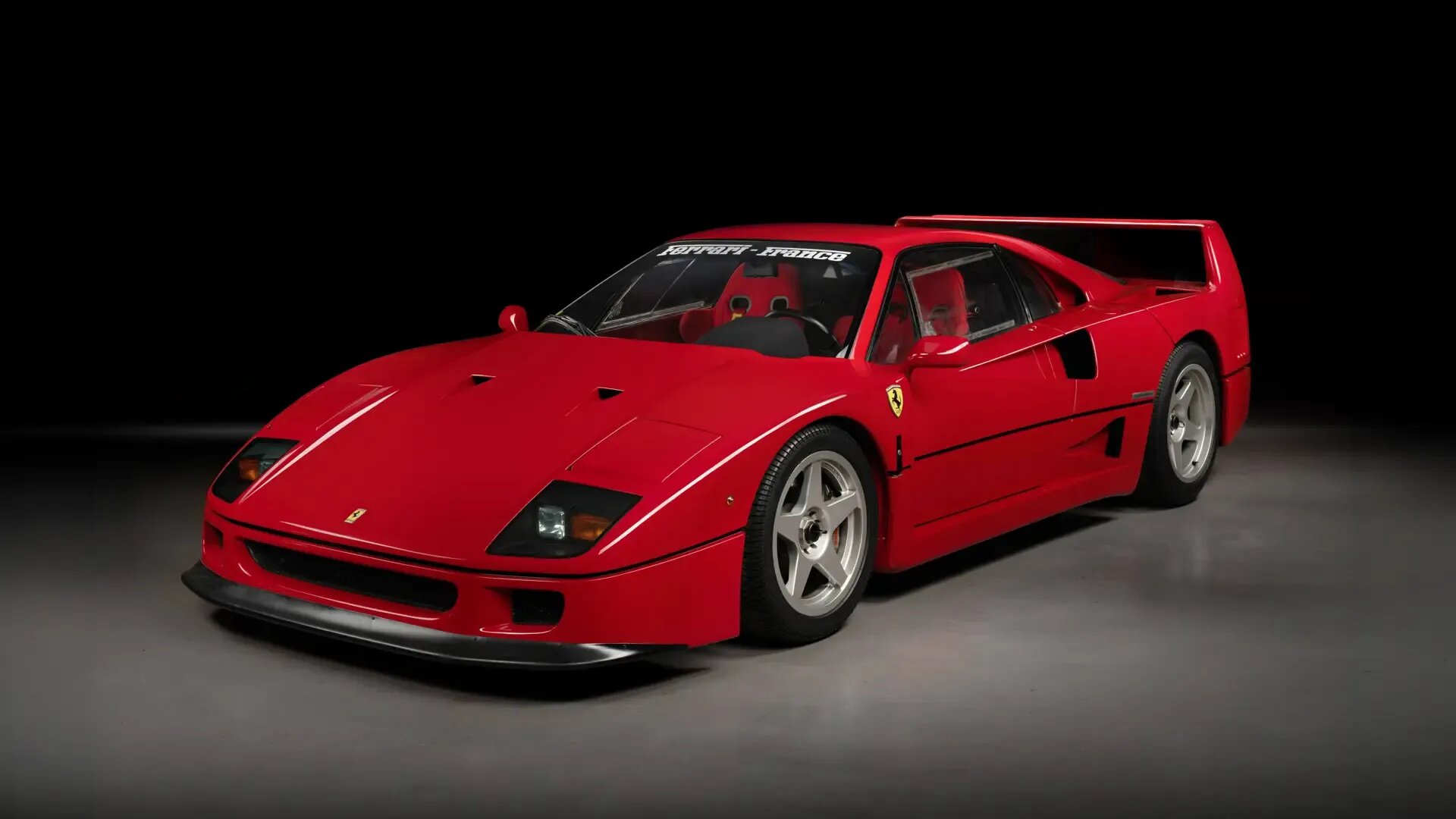 Доработанную Ferrari F40 хотят продать за 4,2 миллиона долларов