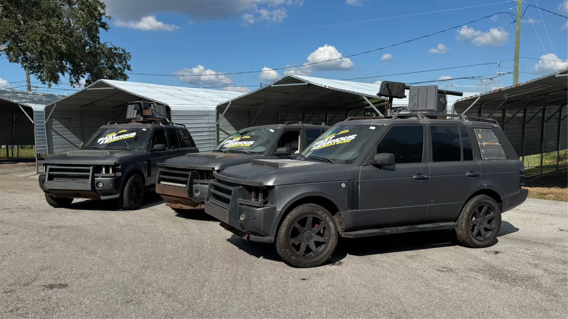 Три Range Rover с муляжами пулемётов из «Форсажа» выставят на торги