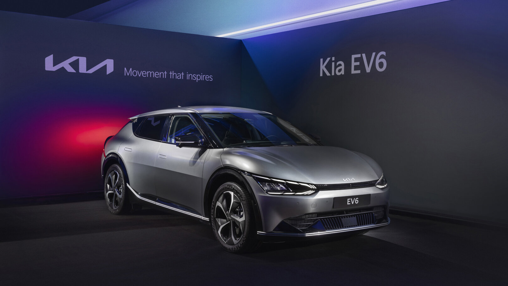 Стали известны сроки старта продаж электрокара Kia EV6 в России