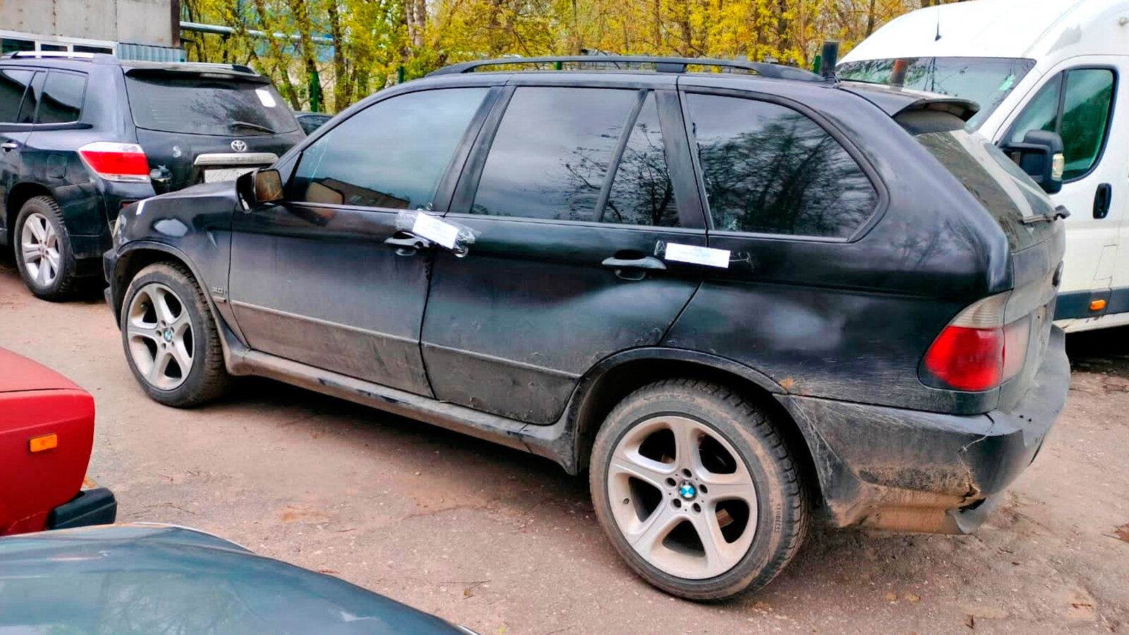 У россиянина отобрали BMW X5 из-за 503 неоплаченных штрафов