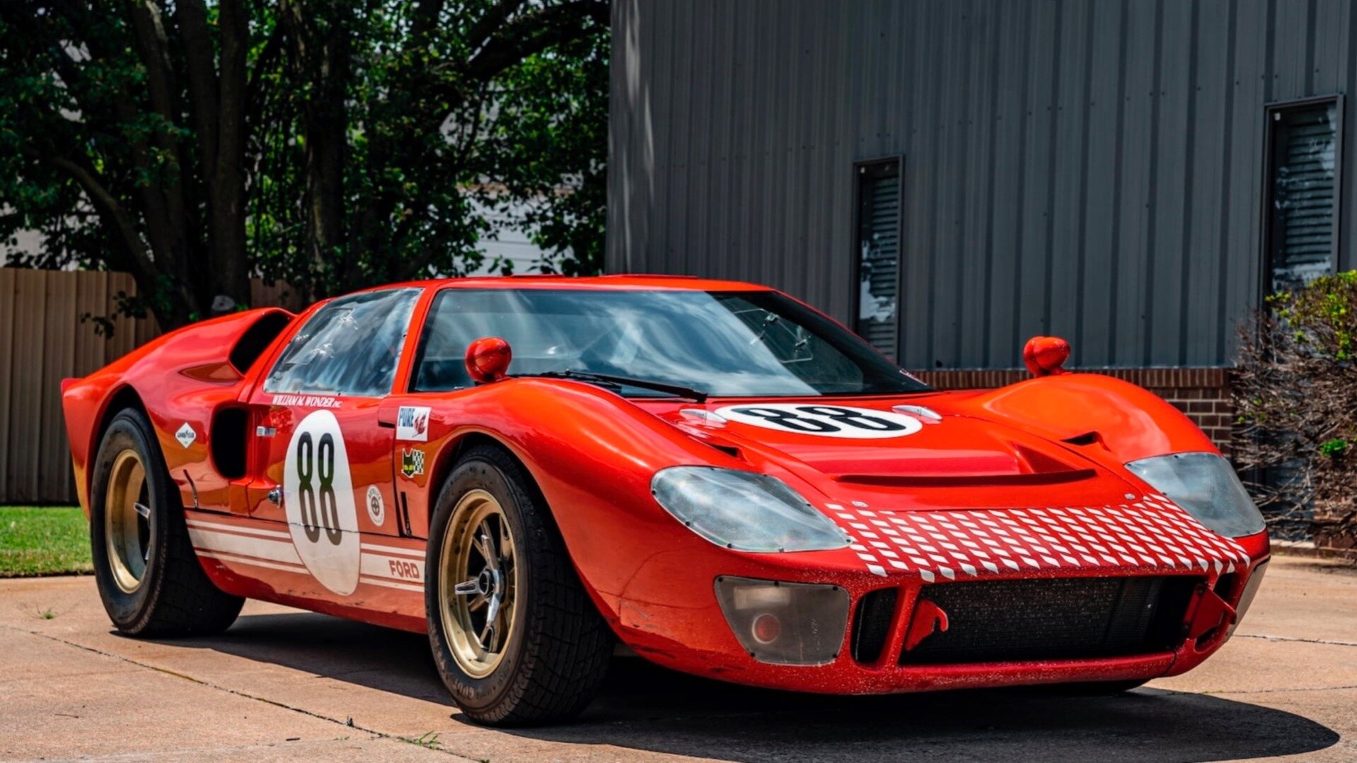 Копию Ford GT40 из «Ford против Ferrari» пустят с молотка