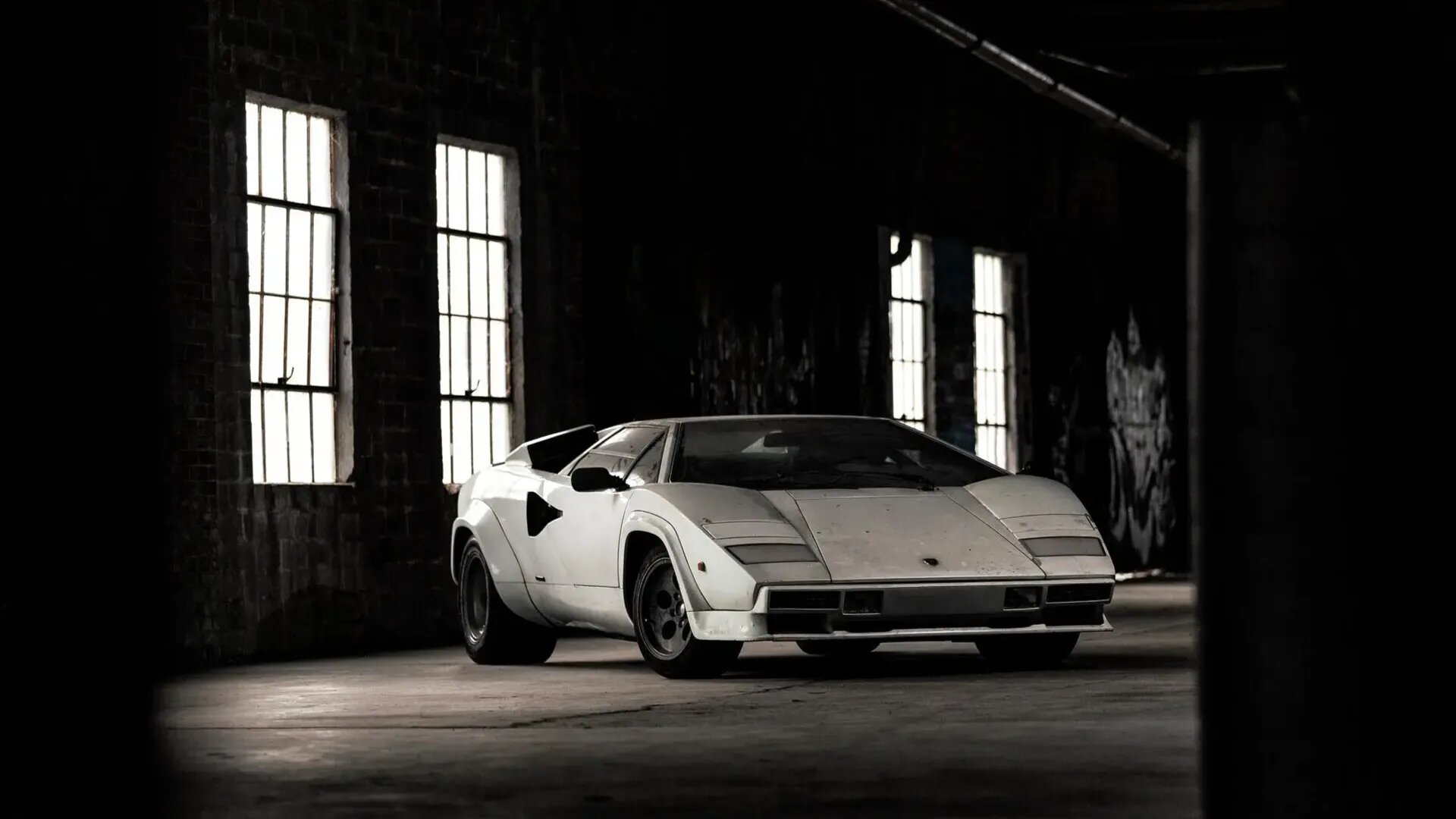 За старый Lamborghini Countach дают больше 300 тысяч долларов: он стоял на Женевском автосалоне