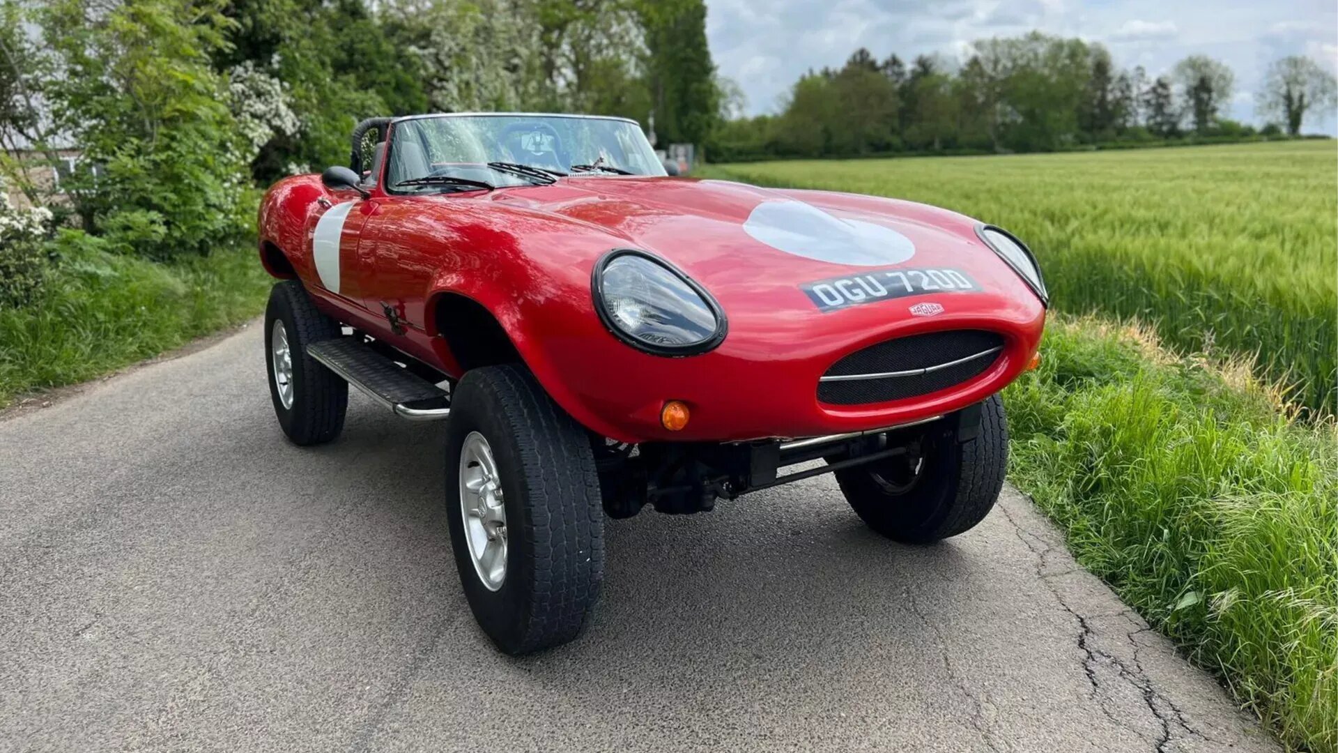 Jaguar E-type скрестили с шасси Range Rover и продают за 29 тысяч долларов