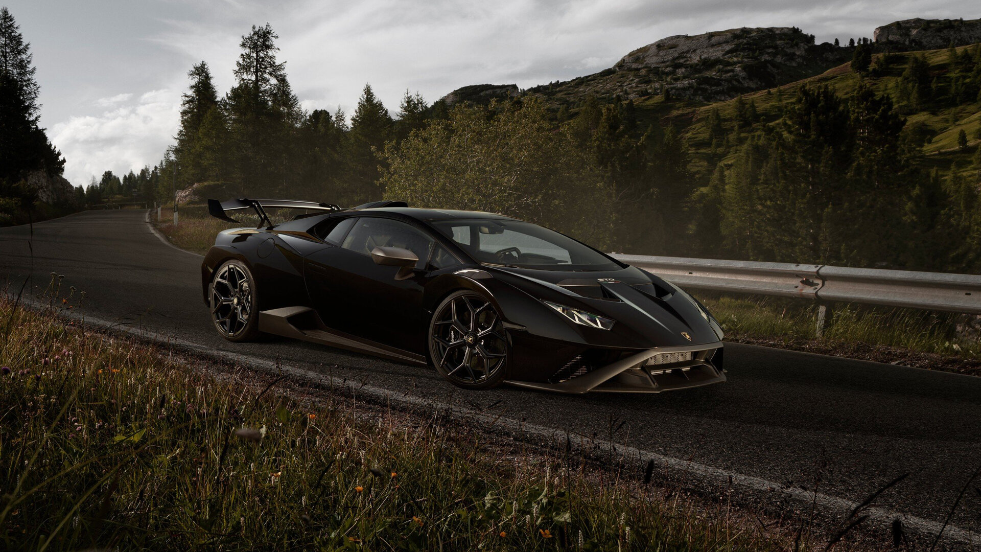В Novitec доработали хардкорный Lamborghini Huracan STO: много карбона и выхлоп с золотом