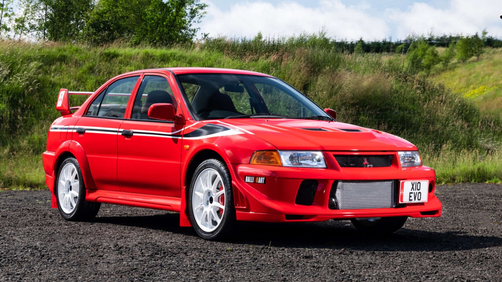 Спорткар Mitsubishi Lancer Evolution продали за рекордные 15 миллионов рублей на аукционе