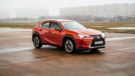 Маленький ух: подробный тест кроссовера Lexus UX