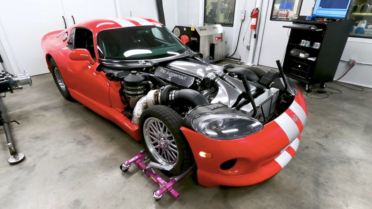 Dodge Viper с 3000-сильным мотором: послушайте, как он рычит