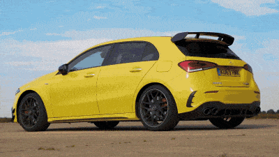 Спортуниверсал Audi RS6 не оставил шансов хэтчу Mercedes-AMG A 45 S в дрэге. Видео