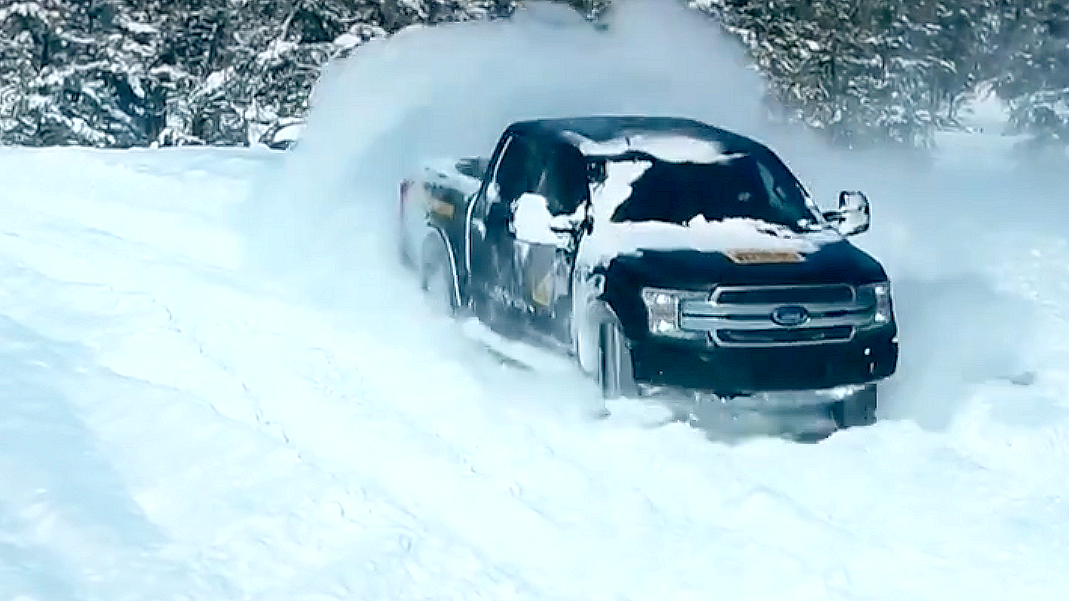 Прототип электрического пикапа Ford F-150 испытали снегом. Видео