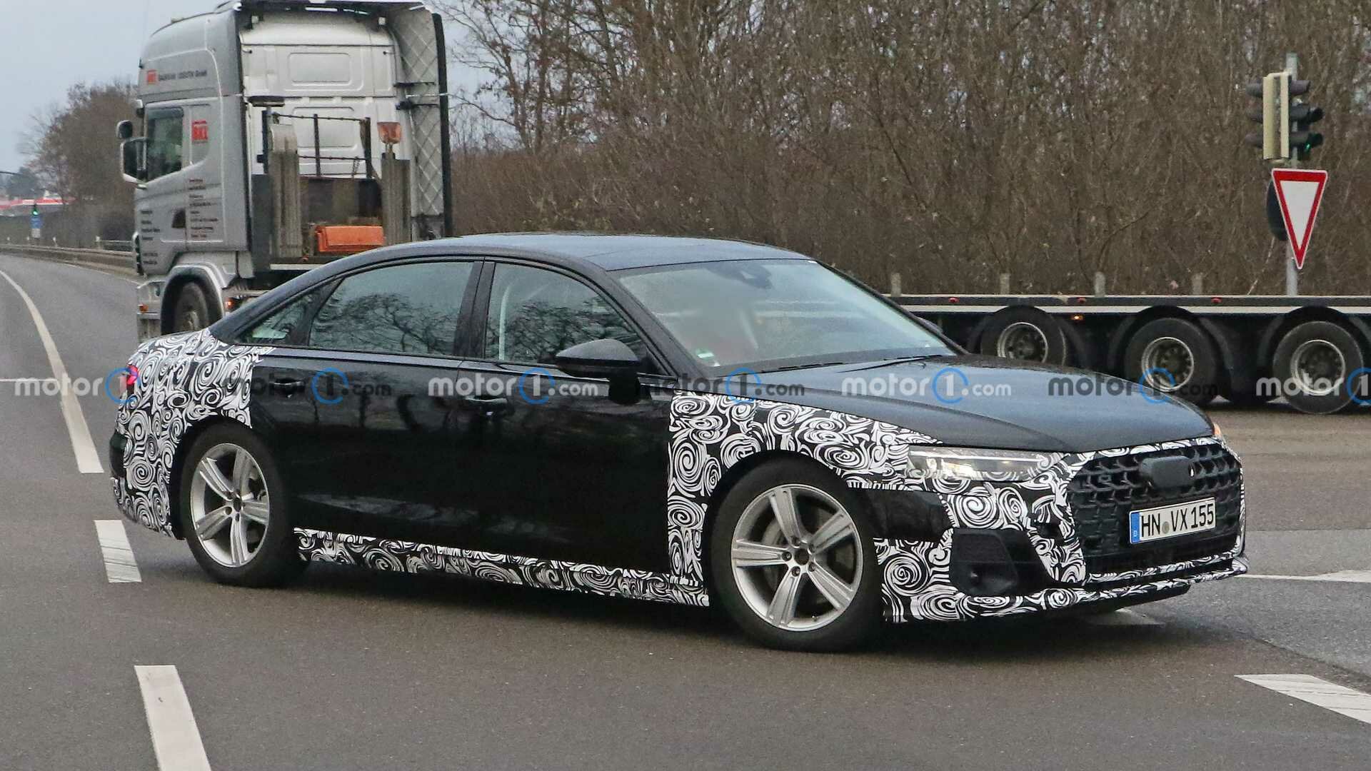 Audi вывела на тесты обновлённую версию A8: первые фото
