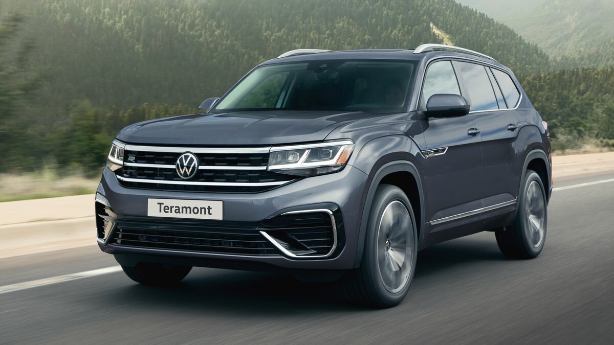 Старые моторы, новые опции: рестайлинговый VW Teramont для России рассекречен 