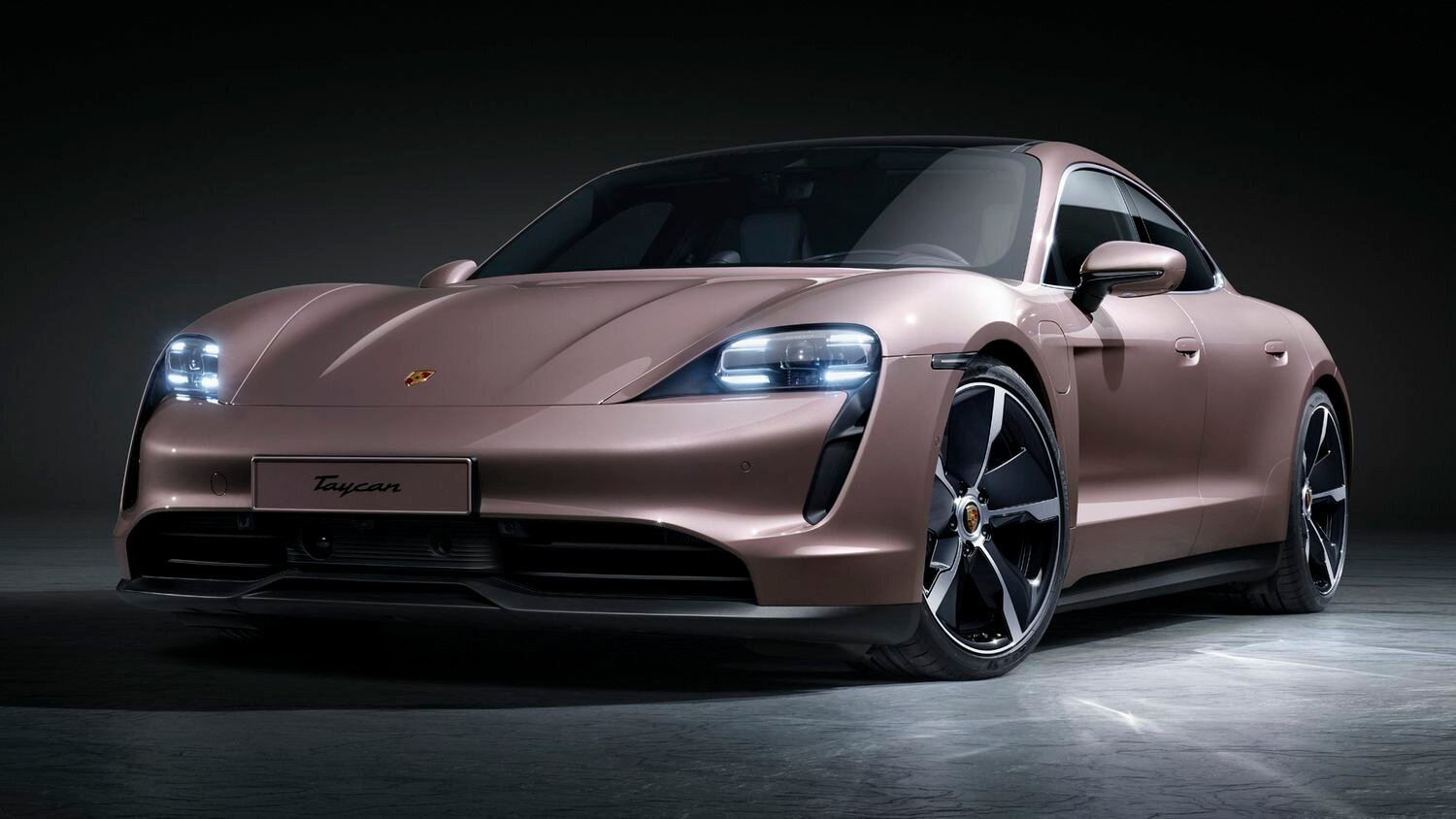 В России появится самый доступный Porsche Taycan: известны цены