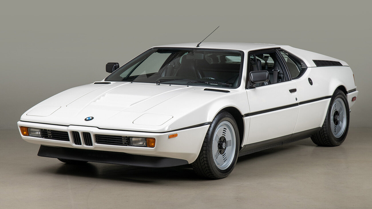 Очень редкий суперкар BMW M1 20 лет хранили в гараже и теперь продают
