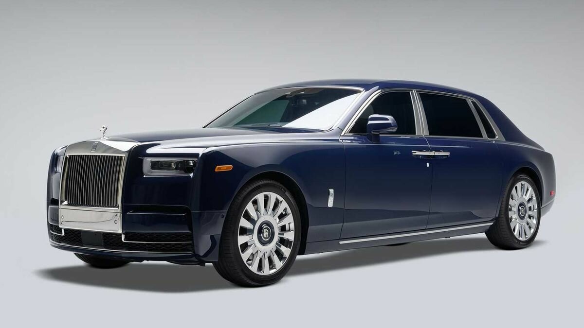 Дерево для этого эксклюзивного Rolls-Royce Phantom ждали три года. Его доставили с Гавайев