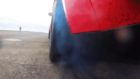 Без шансов: 808-сильный Challenger Demon и Porsche 911 Turbo S сравнили в дрэге