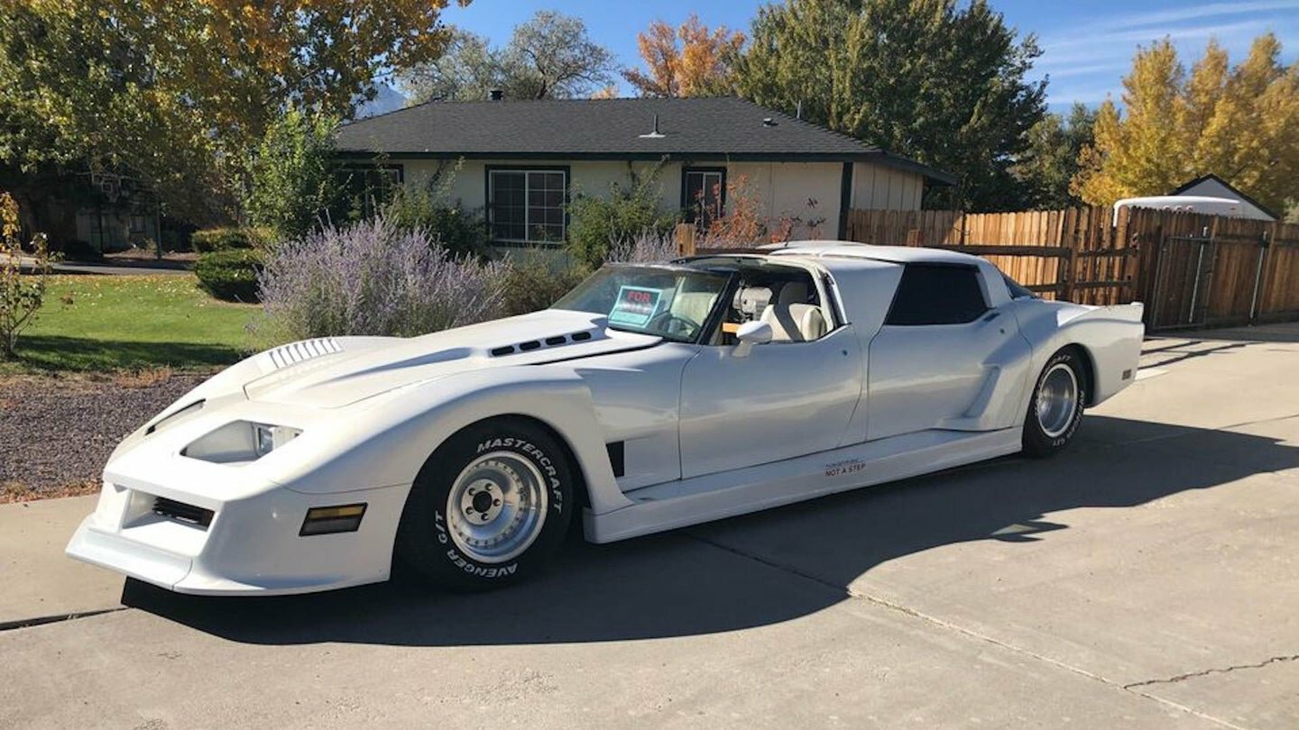 Очень странный Chevrolet Corvette продают за 950 тысяч рублей. У него четыре двери