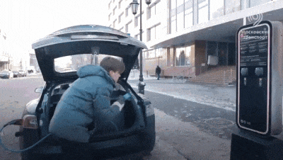 Новую московскую зарядку для электрокаров показали на видео