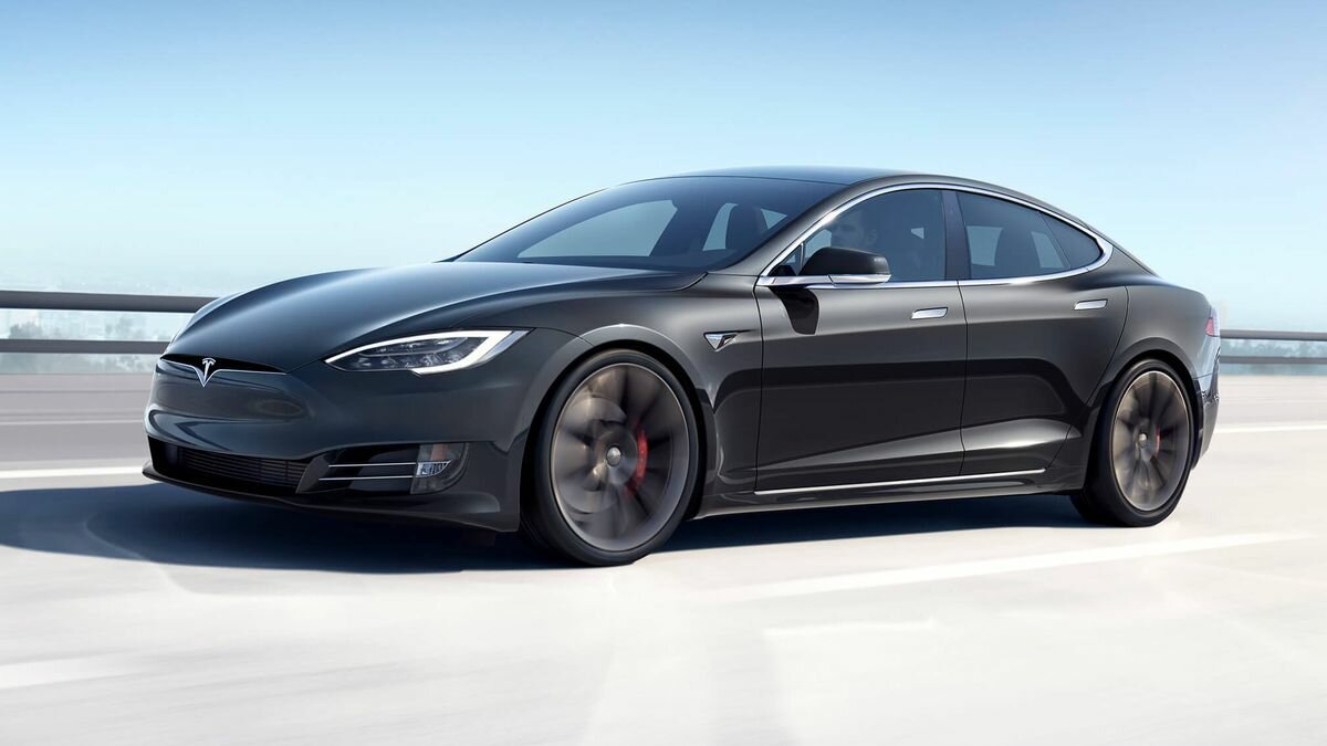 Tesla повысила цены на самые доступные и топовые версии электромобилей