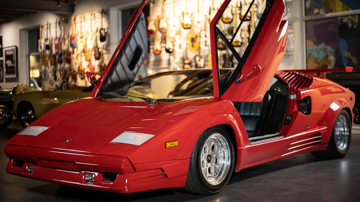 Lamborghini Countach продают за 31 млн рублей: он проехал 1000 км — и это редкая версия