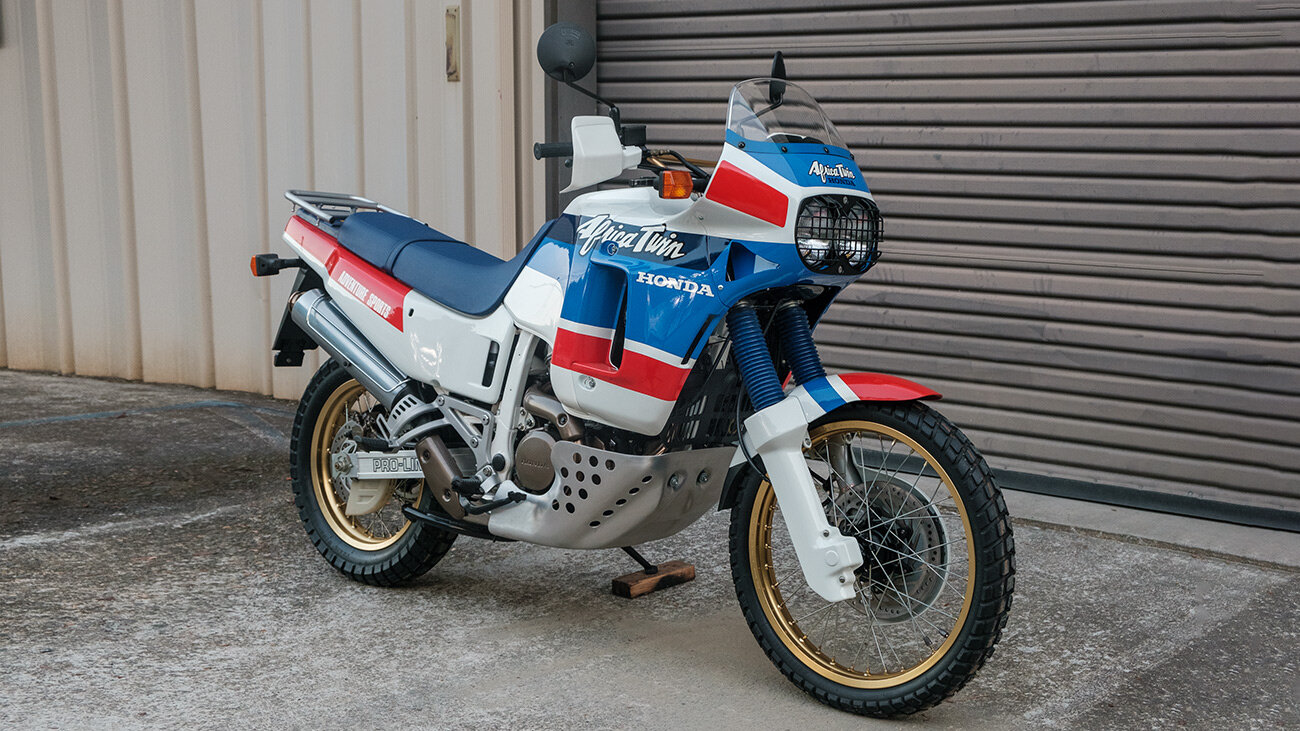 3 км за 32 года: на продажу выставлен уникальный мотоцикл Honda Africa Twin