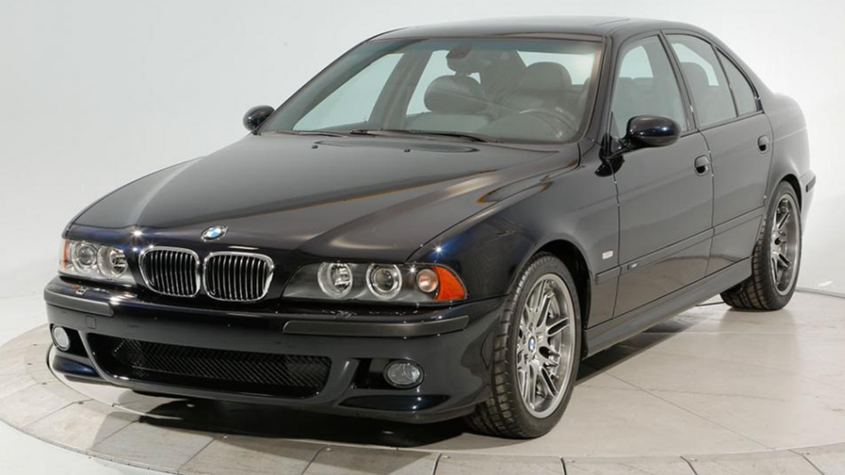 BMW M5 2003 года продали за 15 миллионов рублей: продавец рассказал, почему так дорого