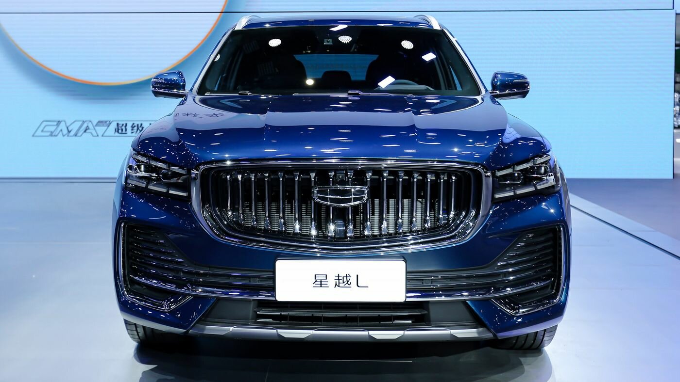 Самый роскошный кроссовер Geely с мотором Volvo привезут в Россию
