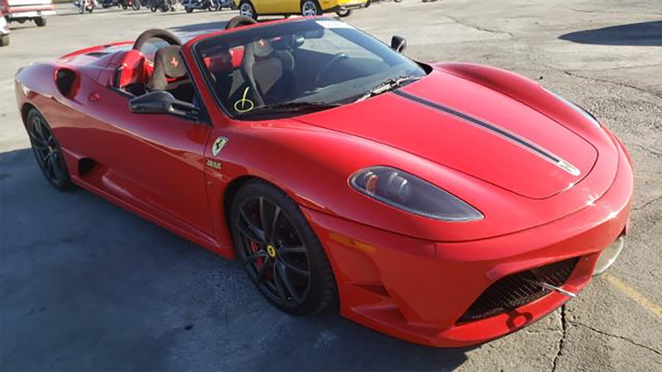 Очень редкий Ferrari продают недорого. Но он «слегка» повреждён