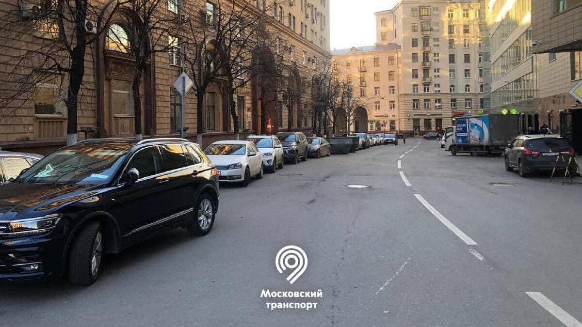 Парковка на некоторых улицах Москвы станет платной с 15 июня