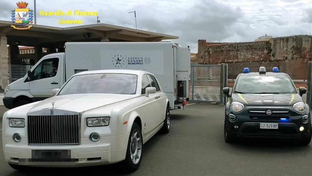 Rolls-Royce из России арестовали в Италии из-за кожи в салоне