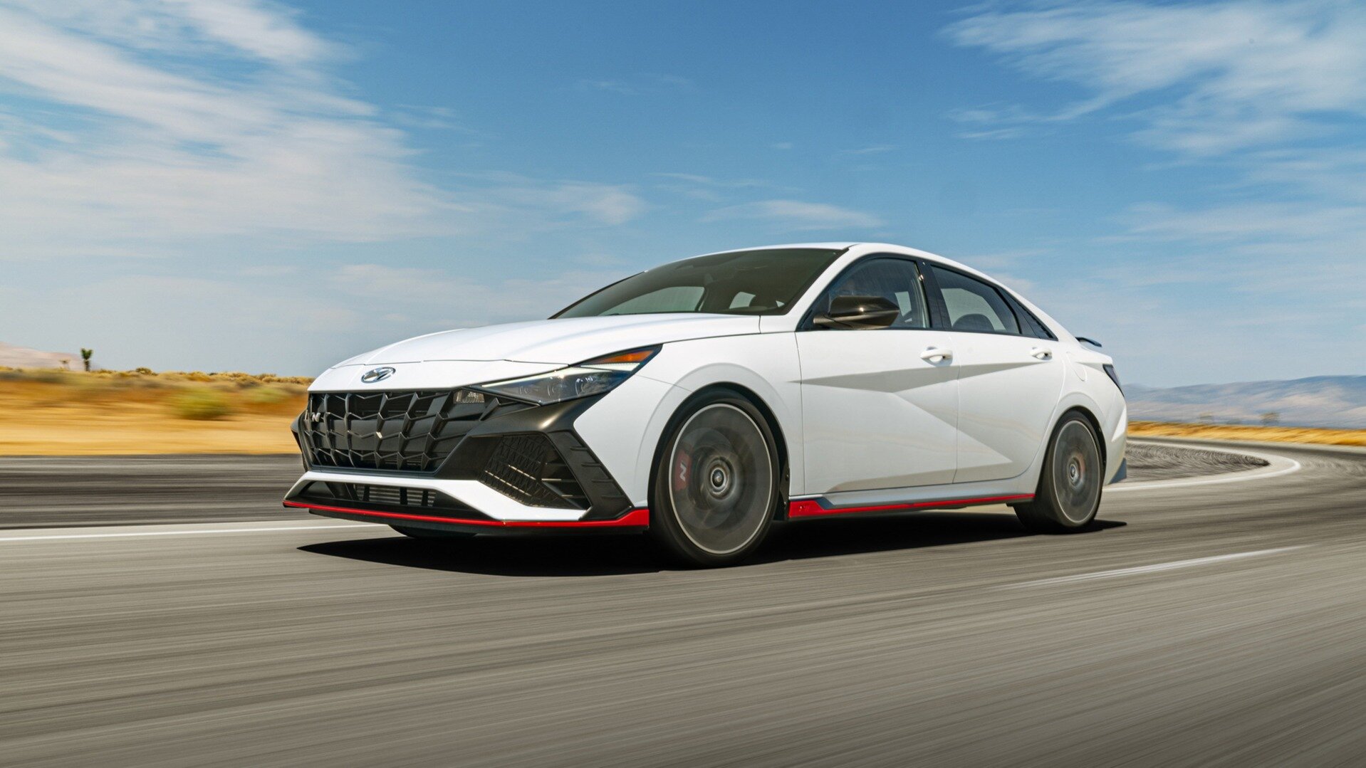 Компания Hyundai назвала Subaru WRX главным конкурентом Elantra