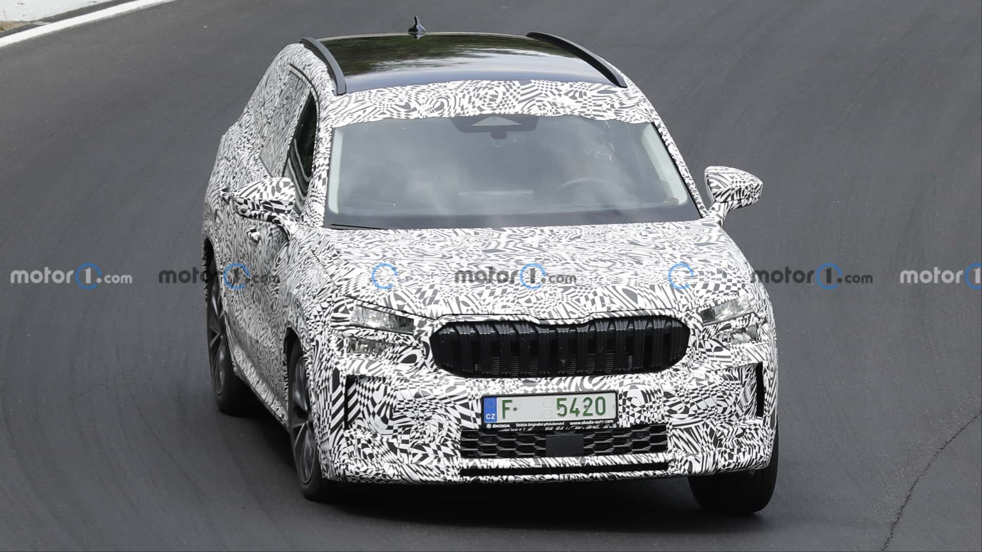 Новый Skoda Kodiaq: шпионские фото с испытаний