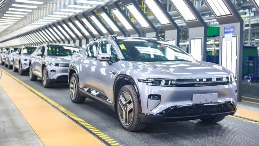 Стартовало производство кроссовера Changan Nevo E07, который может превращаться в пикап