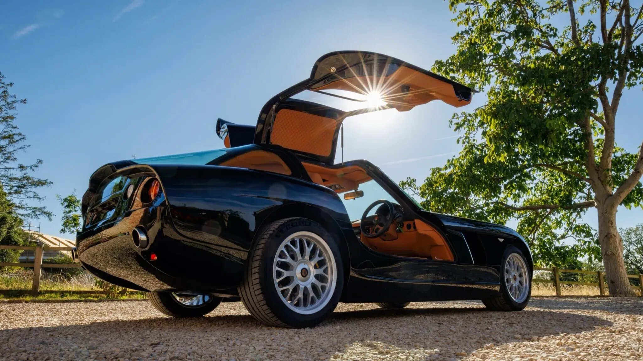 Возрождённая марка Bristol показала спорткар с V10 от Dodge Viper