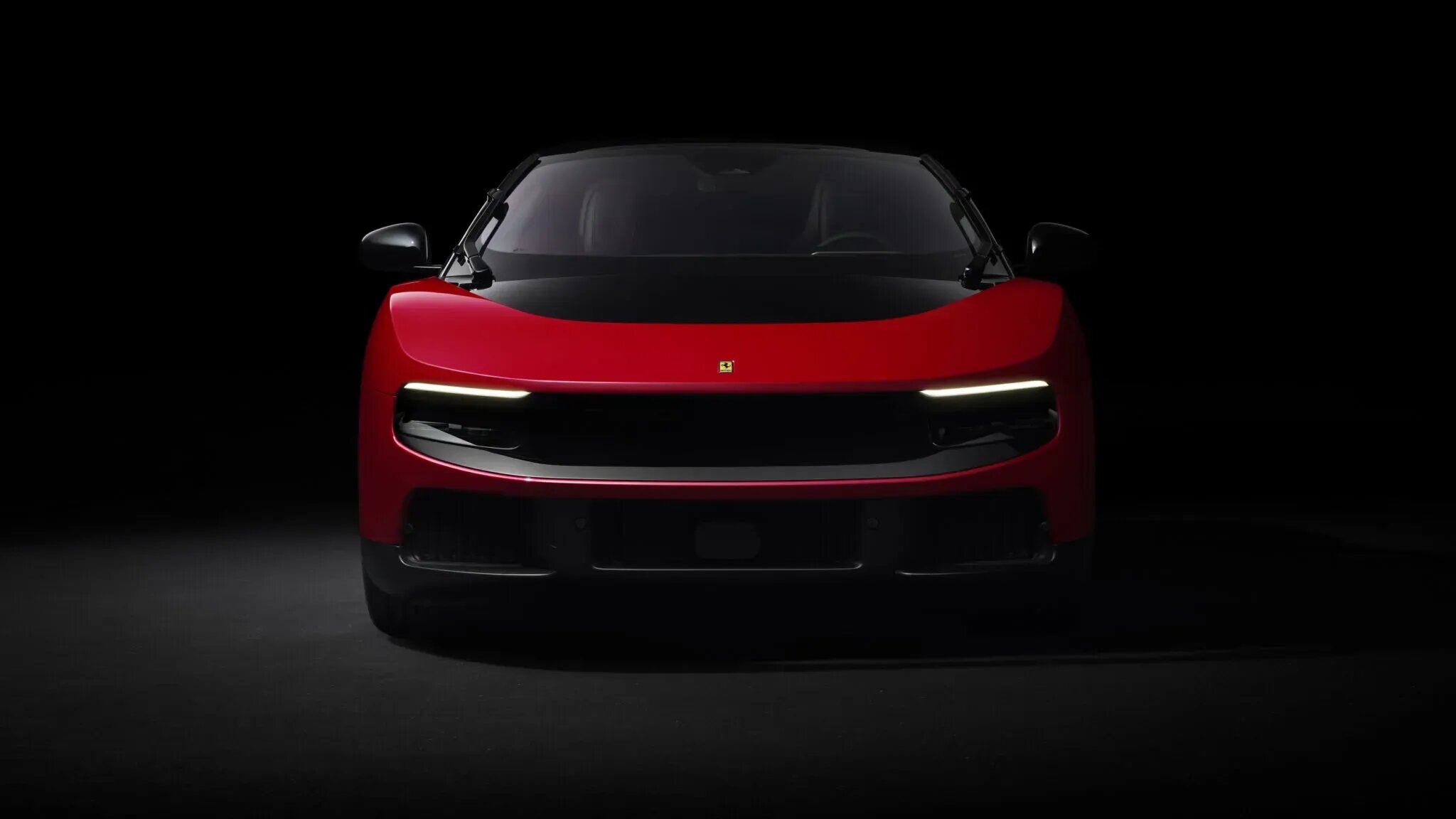 Первый электрокар Ferrari вызвал ажиотаж в Китае