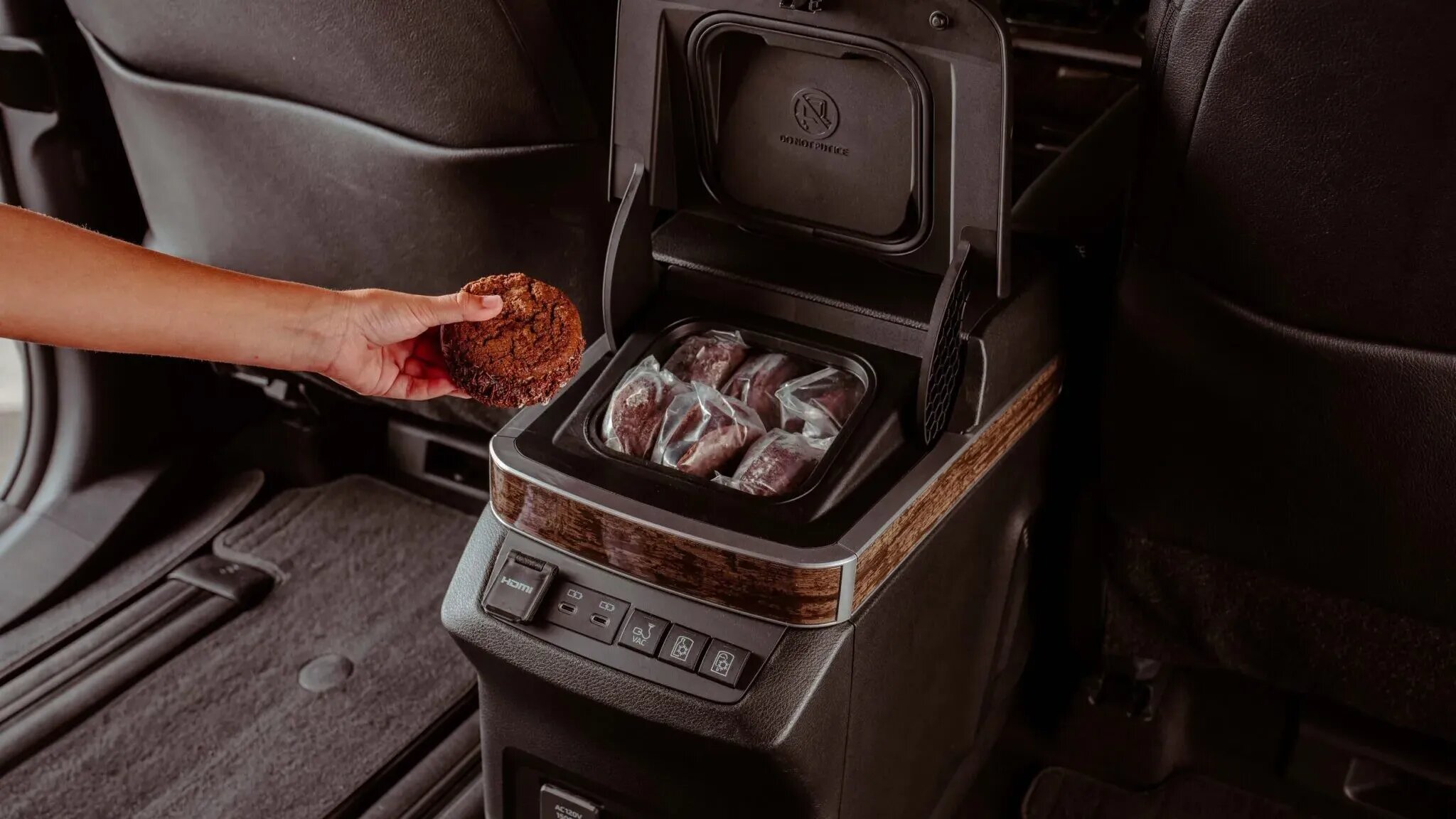 Последней новинкой Toyota стали дорогие пирожные